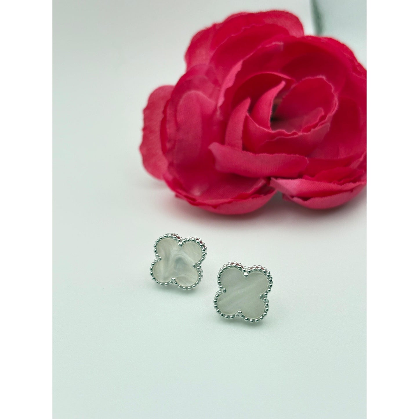 🤍 White Clover Stud Earrings – 925 Sterling Silver ✨🌸